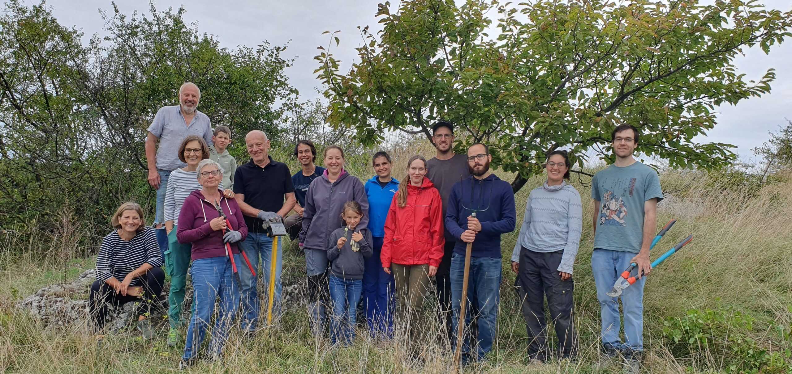 Volunteers auf Weinviertler Trockenraseninseln 1.jpg